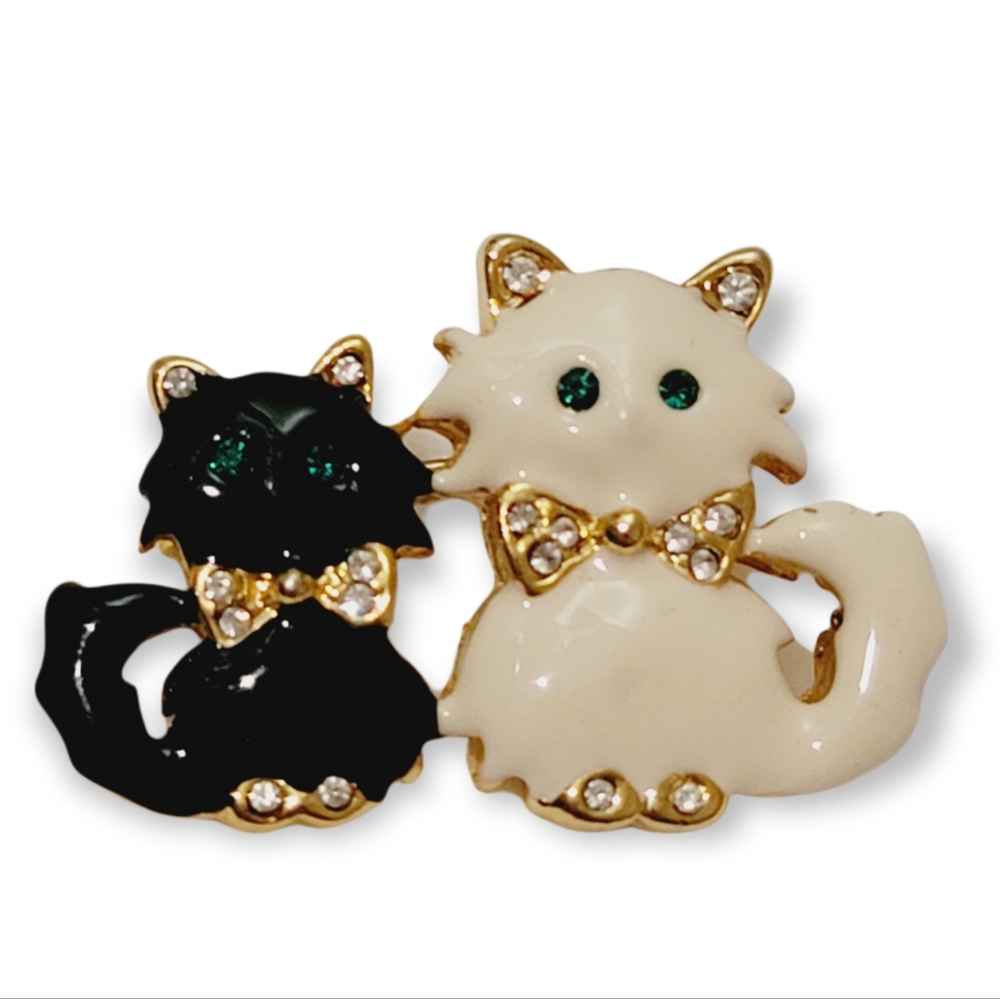 Double Cat Enamel Vintage Pin Brooch With Green Crystal Eyes
